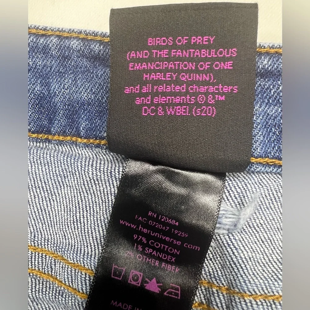 Her Universe DC Comics Birds of Prey Harley Quinn Denim Stars&Stripes Shorts 15 - Picture 5 of 14